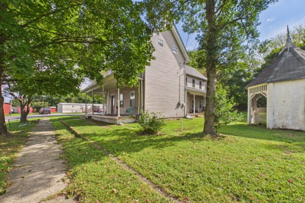 54 S Railroad Ave